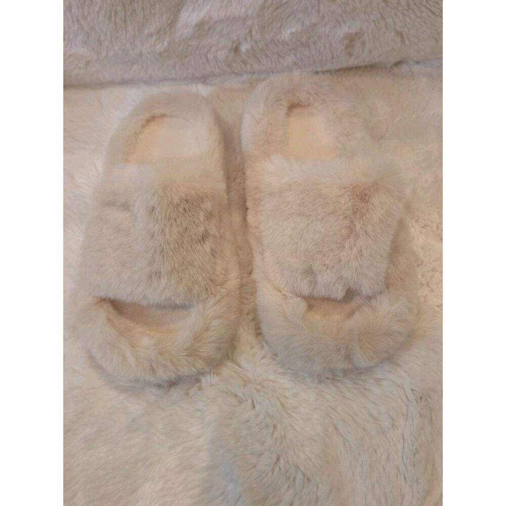 Women's Fluffy Fuzzy House Slippers Beige 9.5